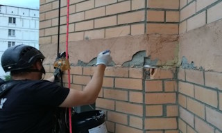 Обследование фасада здания в Каменске-Уральском в октябре